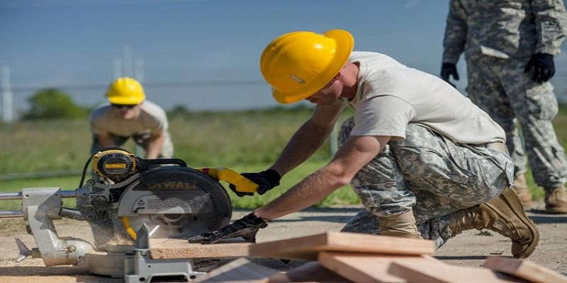 How to Use a Circular Saw Without a Table