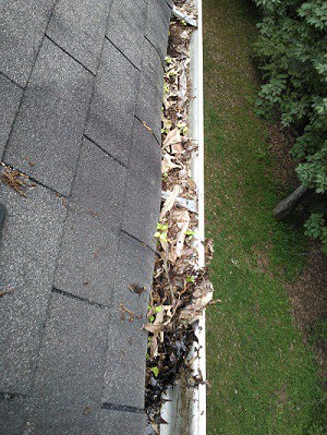 How to Clean Gutters Without a Ladder