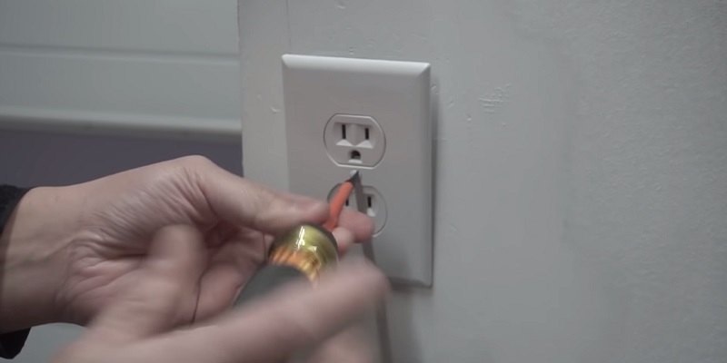 Repairing a Loose Electrical Outlet