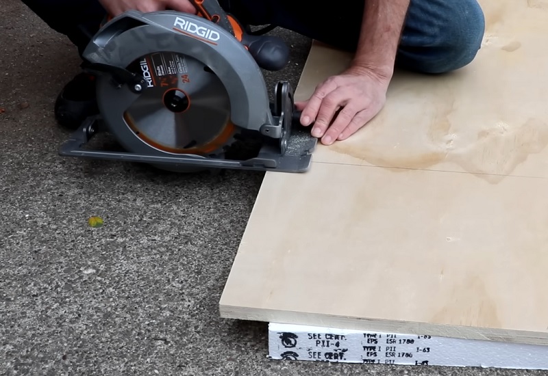 How to Use a Circular Saw Without a Table