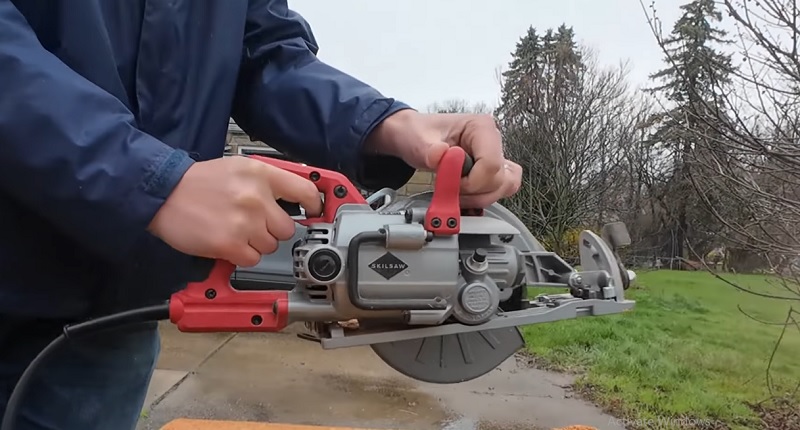 Worm Drive Circular Saw